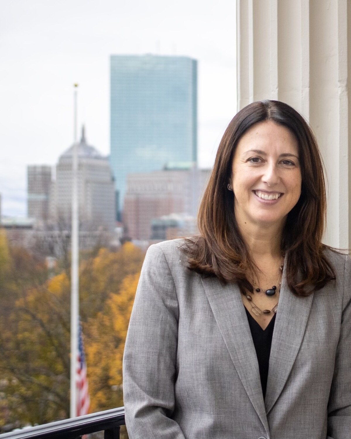 Official portrait of Robyn K. Kennedy, Massachusetts State Senator for the First Worcester District.
